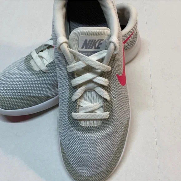 Nike Women's Gray and Pink Sneakers (Size 10) - Picture 2 of 8